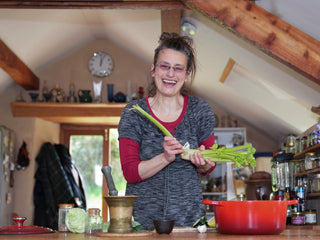 The Tiny Table Ritual That Helps You Beat Bloating